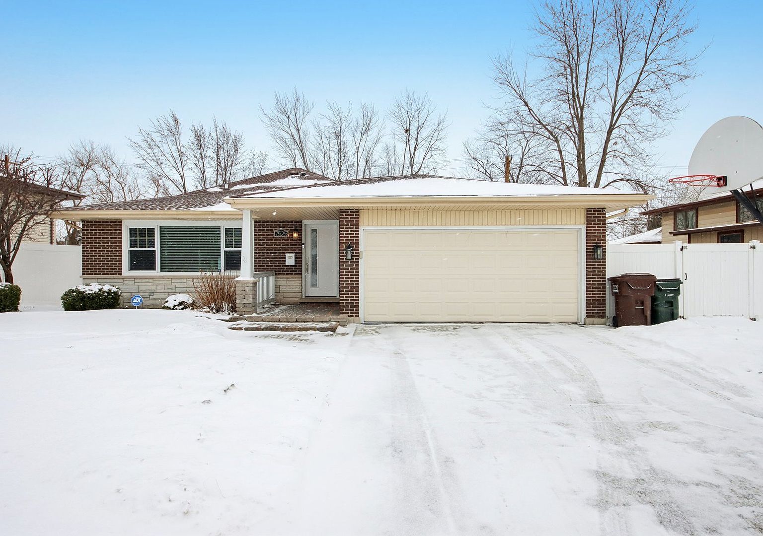 7525 170th St Tinley Park, IL 60477 - Thumbnail 2