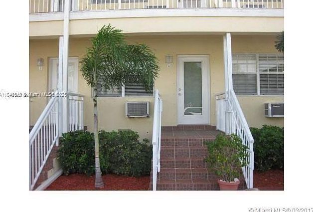 330 74th St APT 13 Miami Beach, FL 33141 - Thumbnail 2