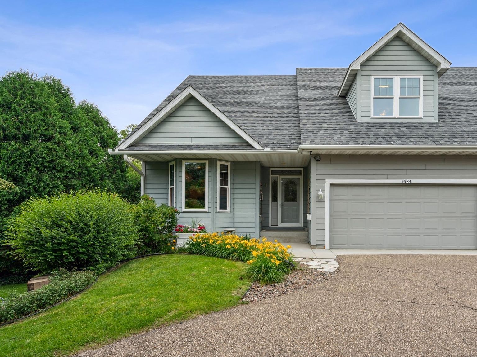 4584 Lake Ct White Bear Lake, MN 55110 - Thumbnail 2