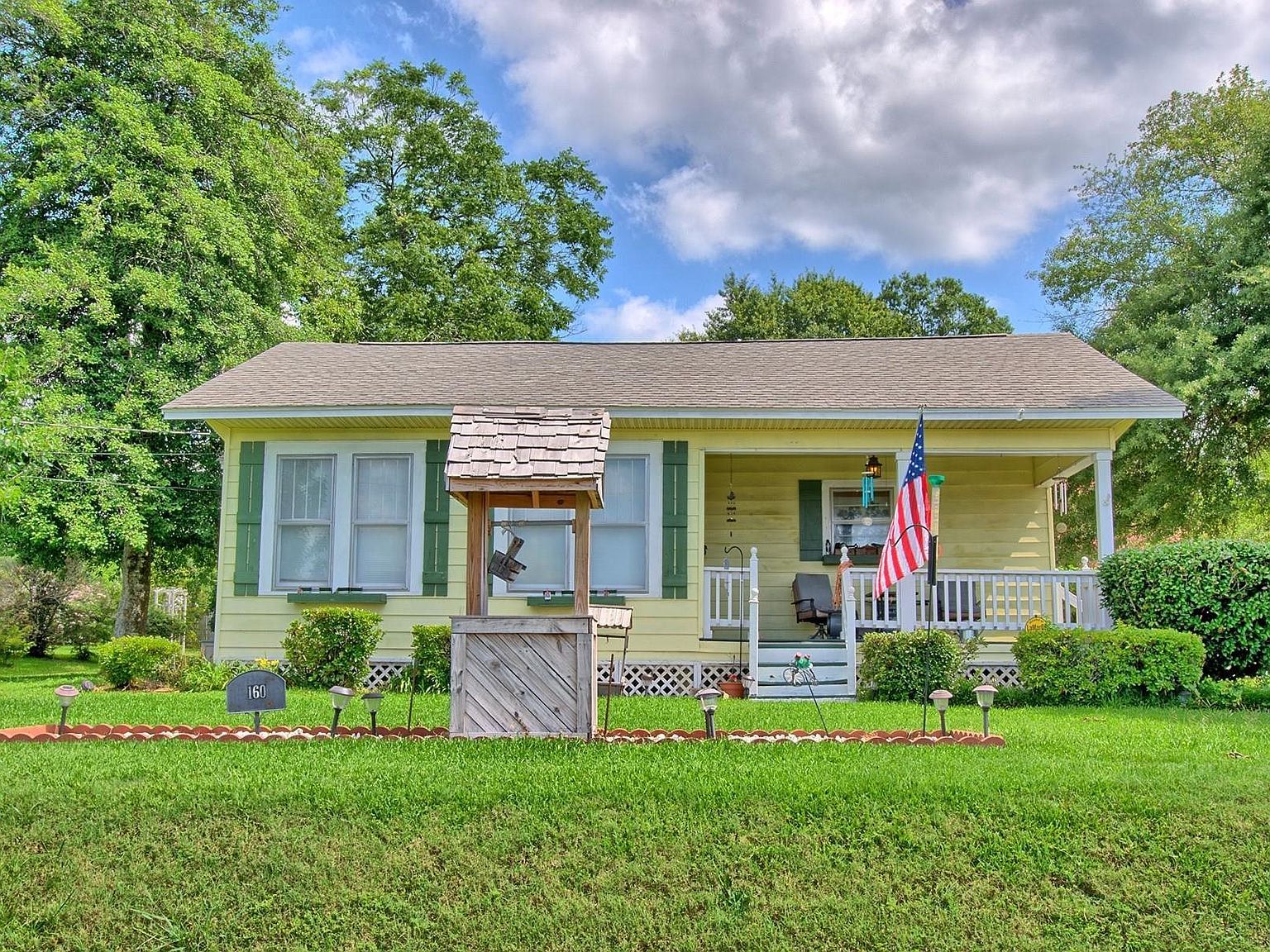 160 E Crockett St Jasper, TX 75951 - Thumbnail 2