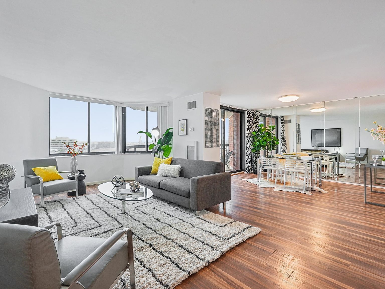 530 Harmon Cove Tower #530 Secaucus, NJ 07094 - Thumbnail 2