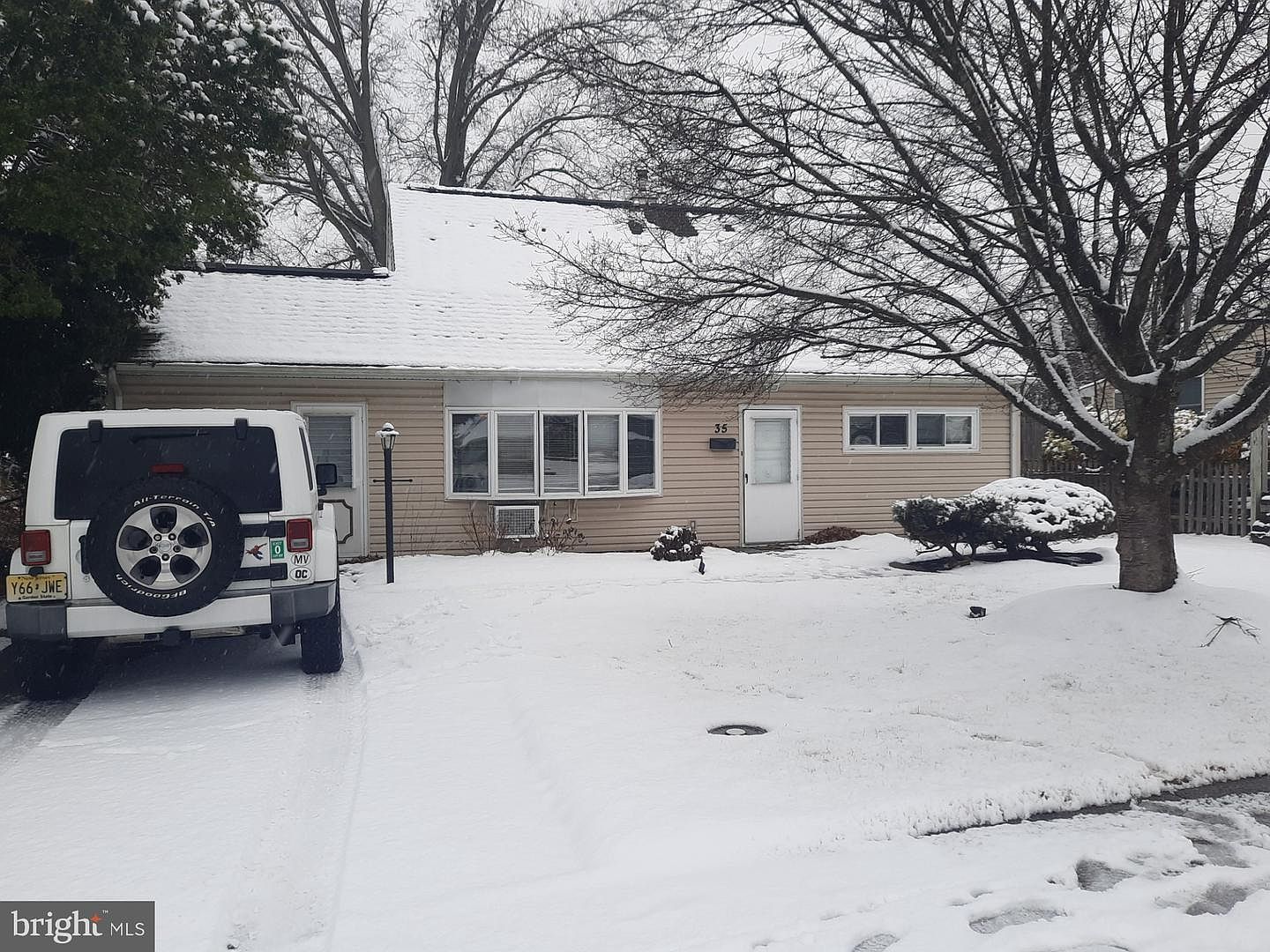 35 Viking Ln Levittown, PA 19054 - Thumbnail 2