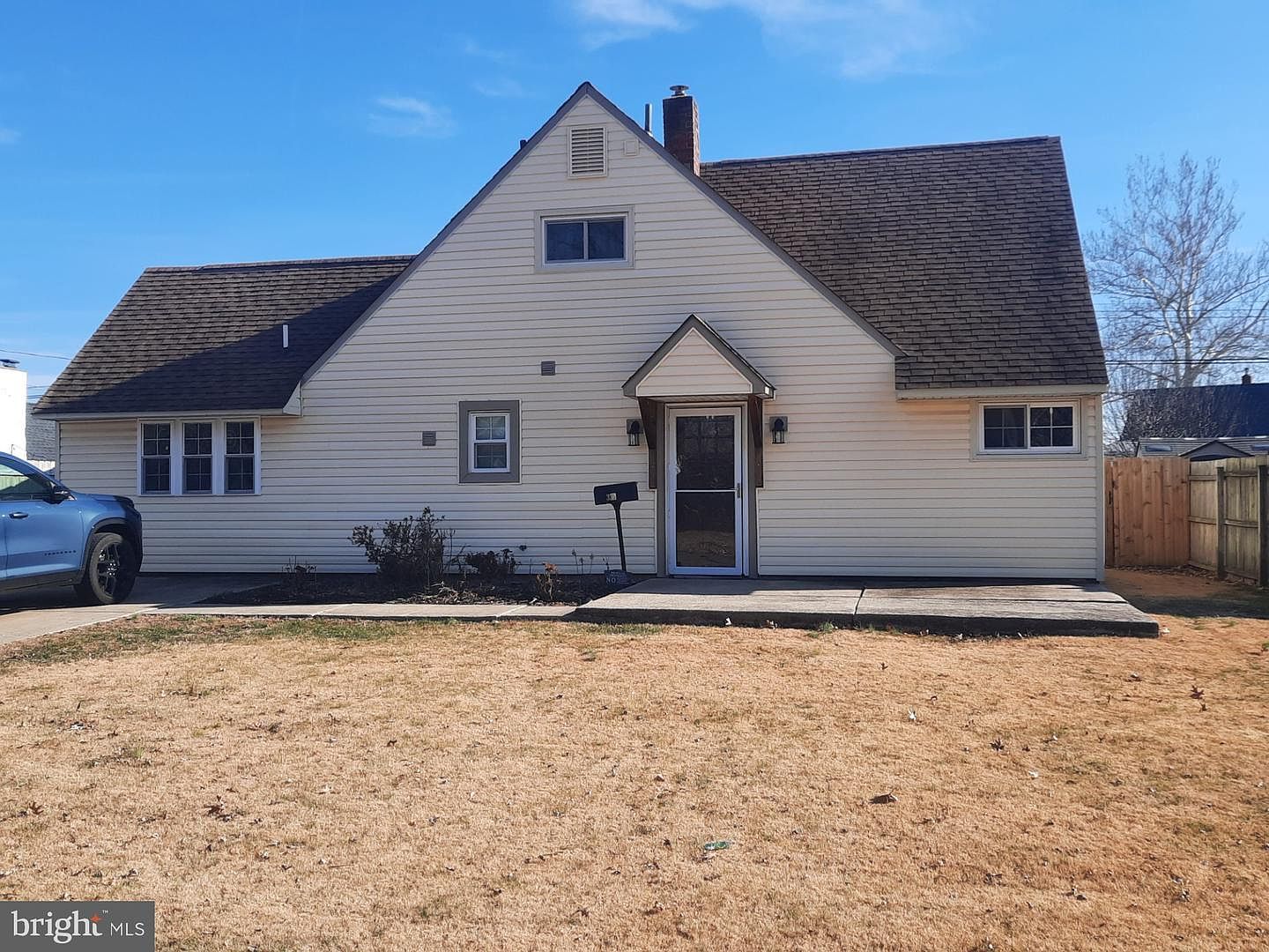 334 Crabtree Dr Levittown, PA 19055 - Thumbnail 2