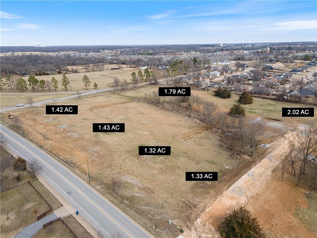 1617 N Dogwood St #5 Siloam Springs, AR 72761 - Thumbnail 2
