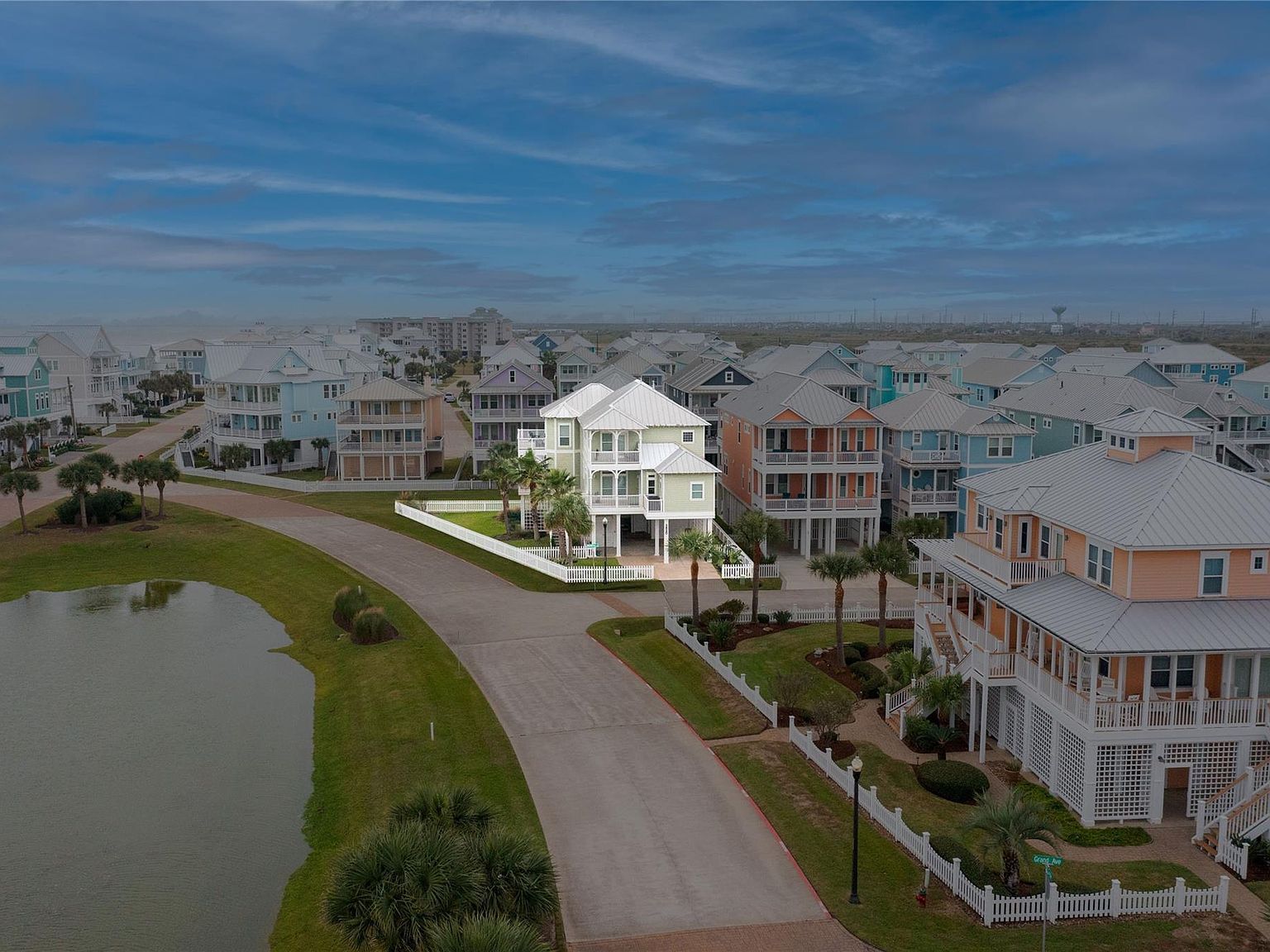 3830 Wentletrap Galveston, TX 77554 - Thumbnail 2