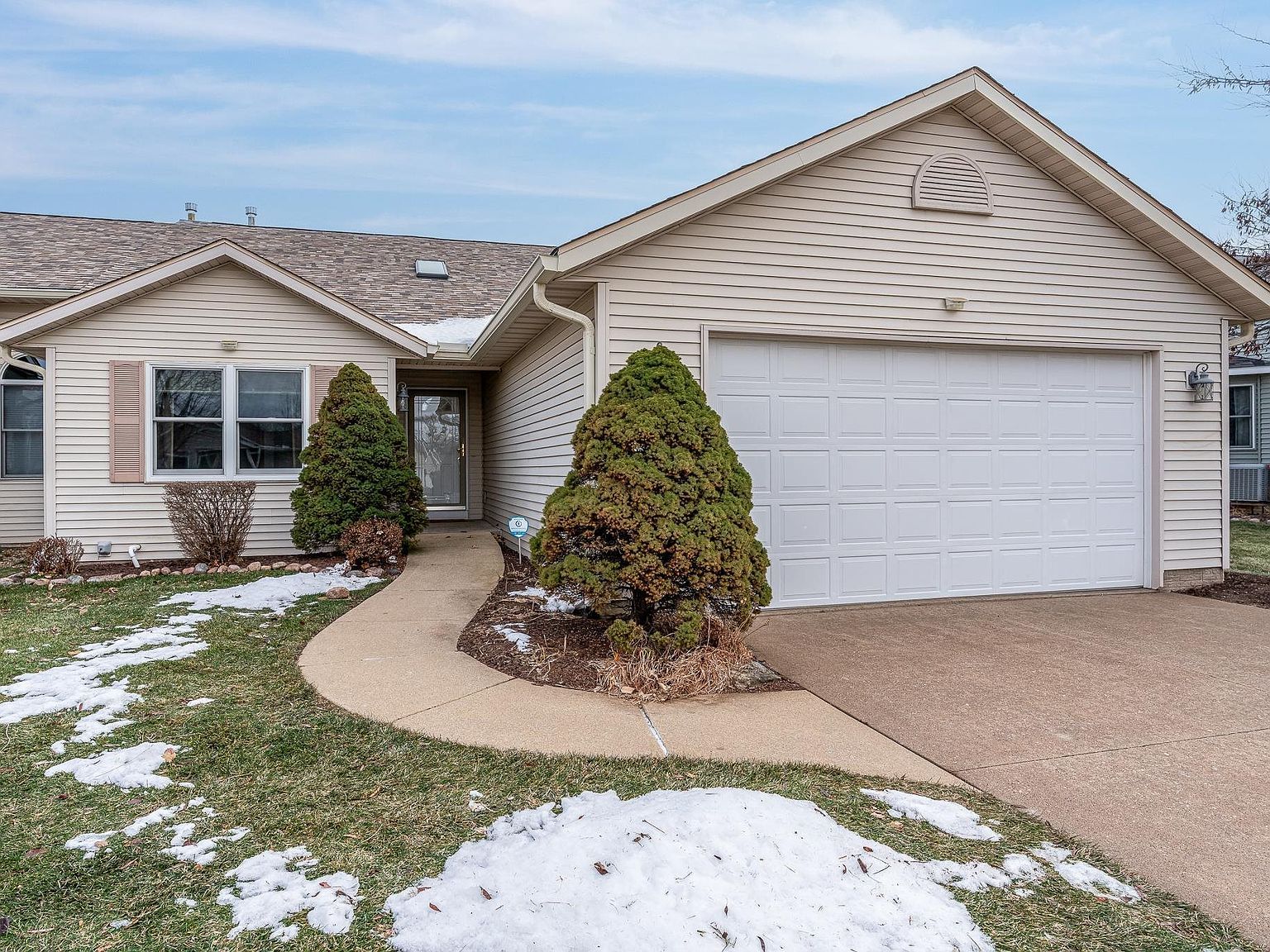 5200 Villa Dr UNIT 29 Davenport, IA 52806 - Thumbnail 2