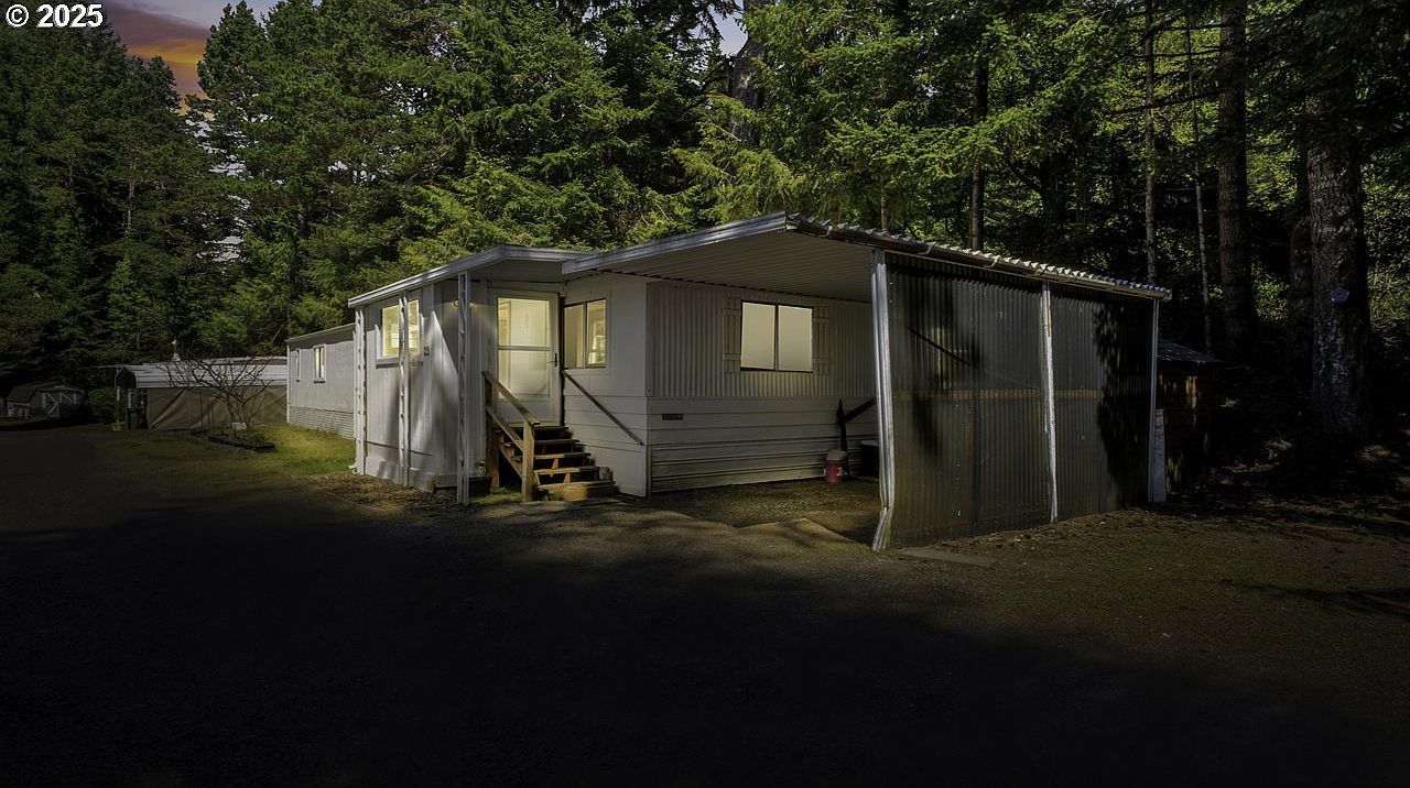 89510 Highway 101 SPACE 23 Florence, OR 97439 - Thumbnail 2