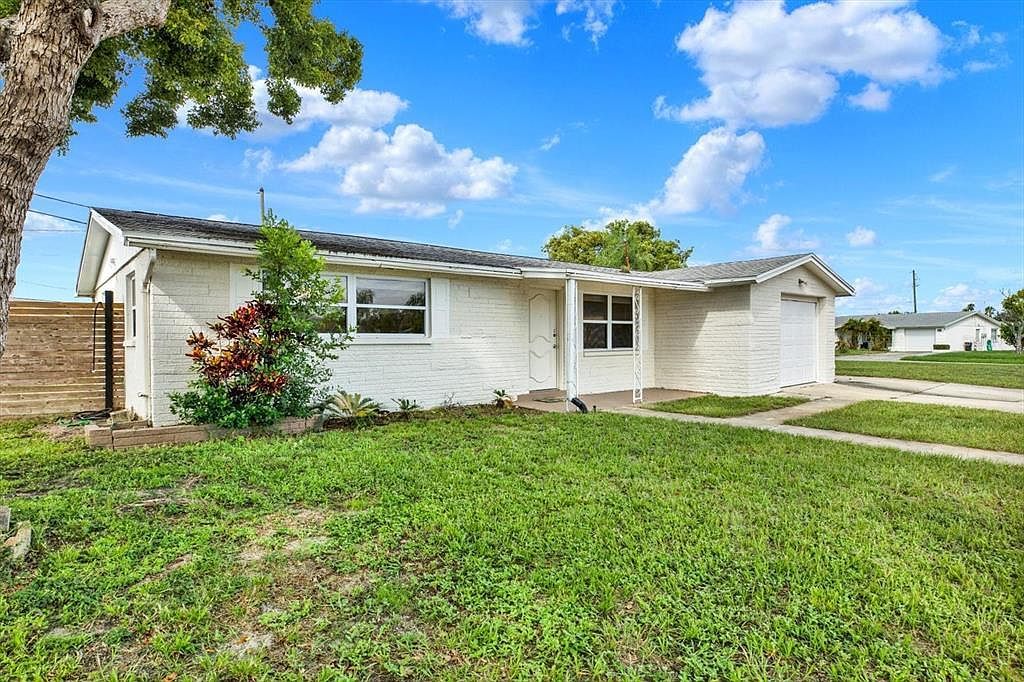 1313 Chancellor Dr Holiday, FL 34690 - Thumbnail 2