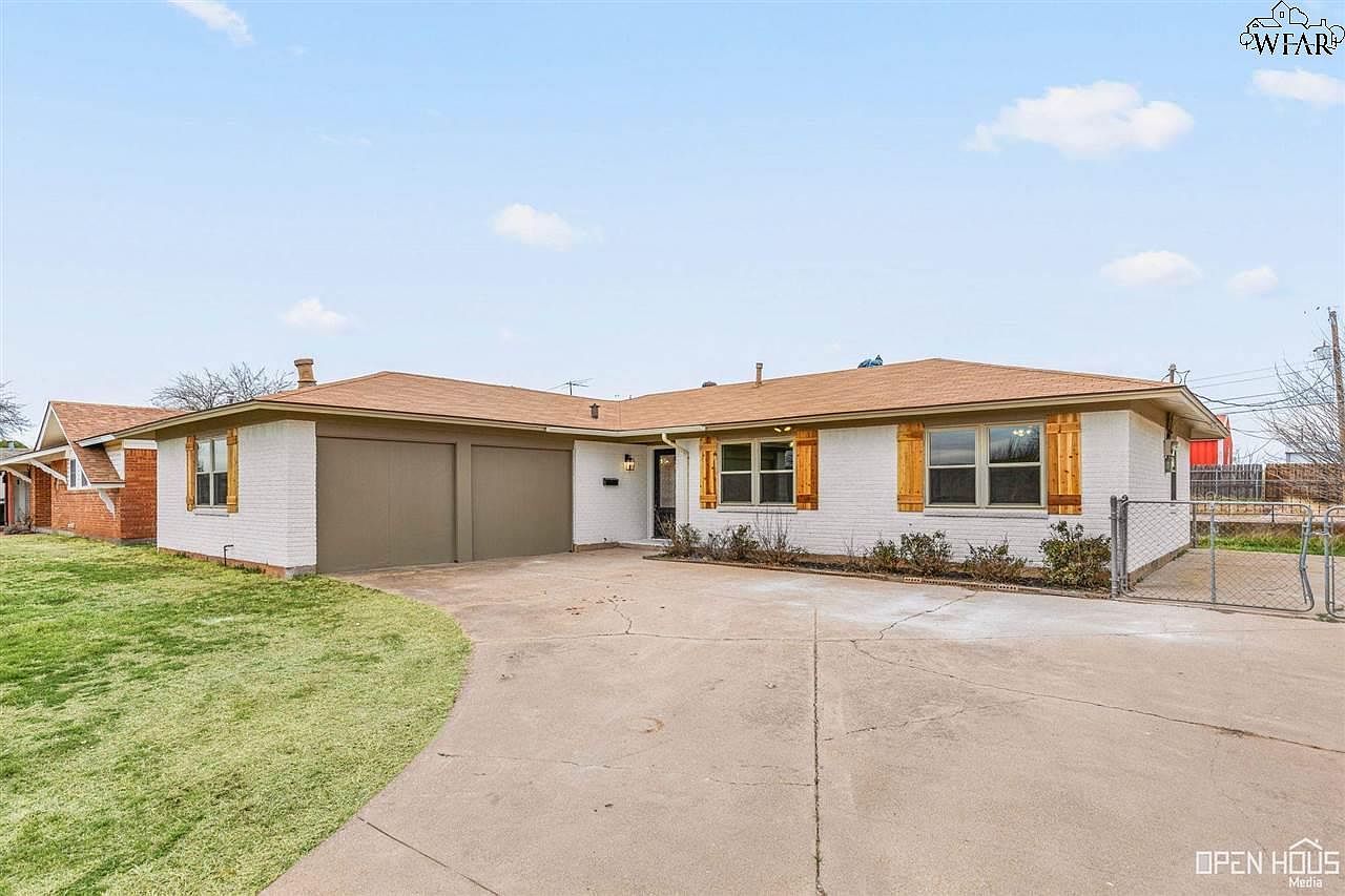 504 W Rebecca Ave Iowa Park, TX 76367 - Thumbnail 2