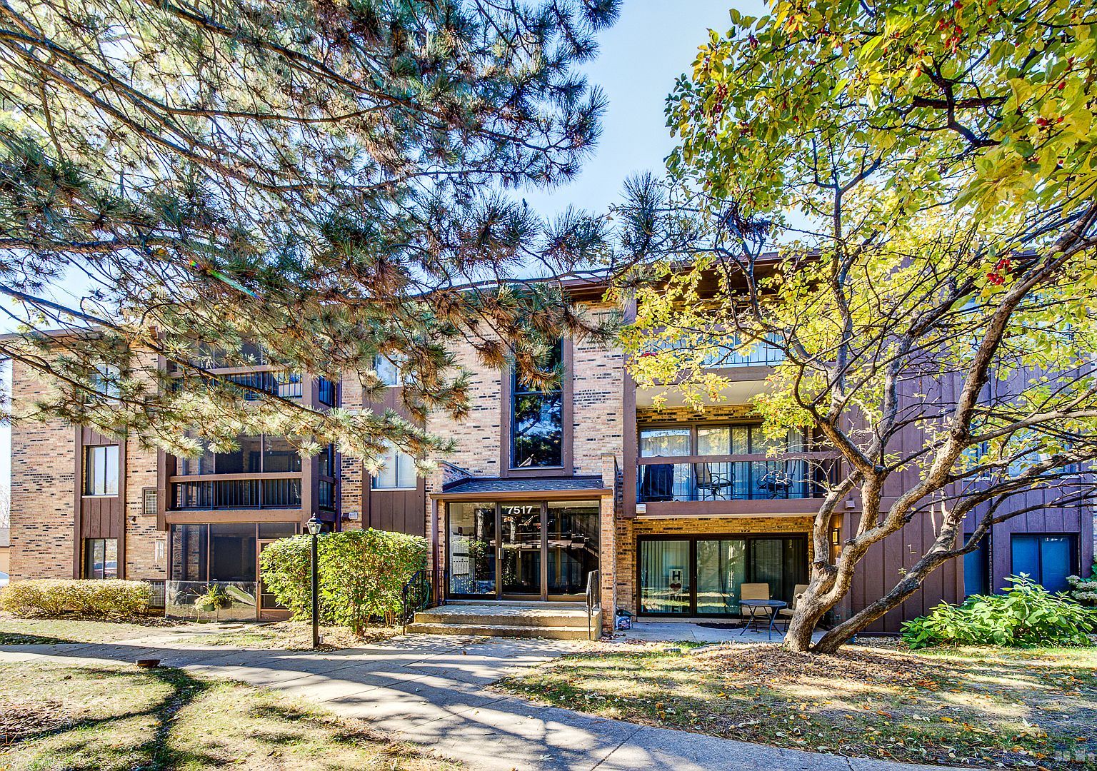 7517 175th St APT 331 Tinley Park, IL 60477 - Thumbnail 2