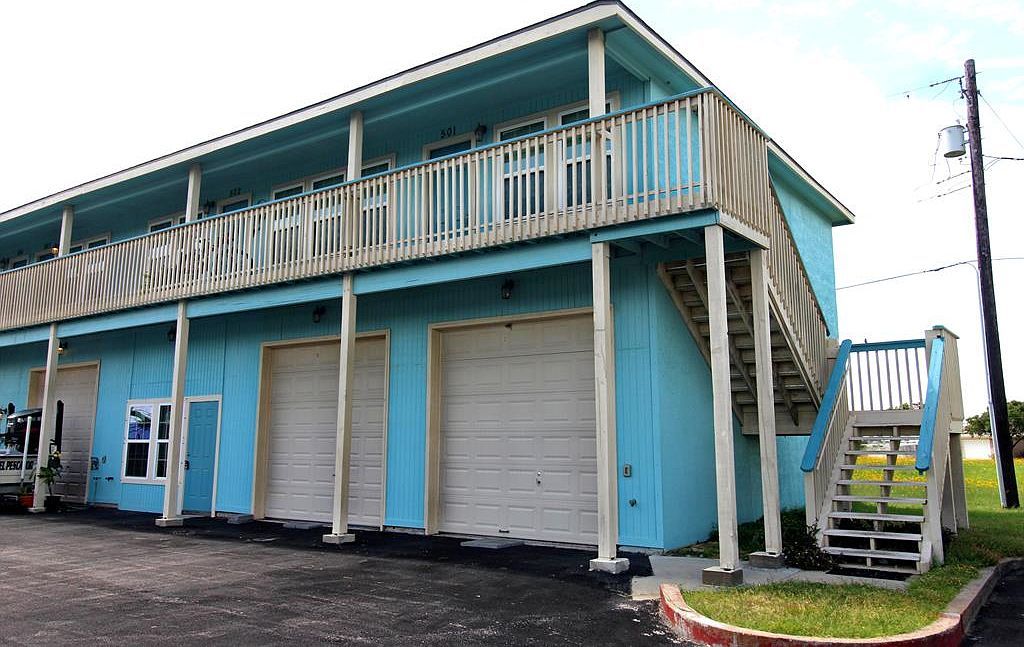 1809 Hillcrest Dr APT 501 Rockport, TX 78382 - Thumbnail 2