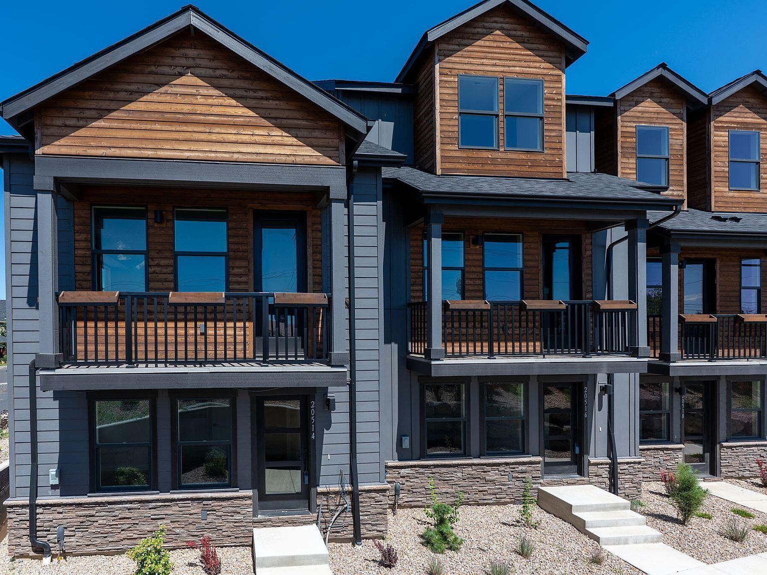 20514 NE Empire Ave Bend, OR 97701 - Thumbnail 2