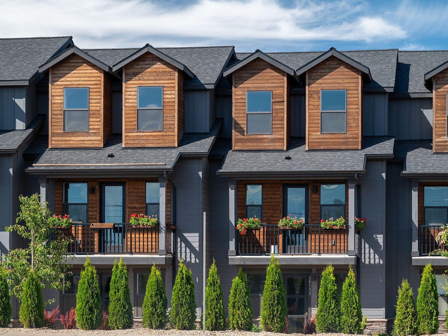 20530 NE Empire Ave Bend, OR 97701 - Thumbnail 2