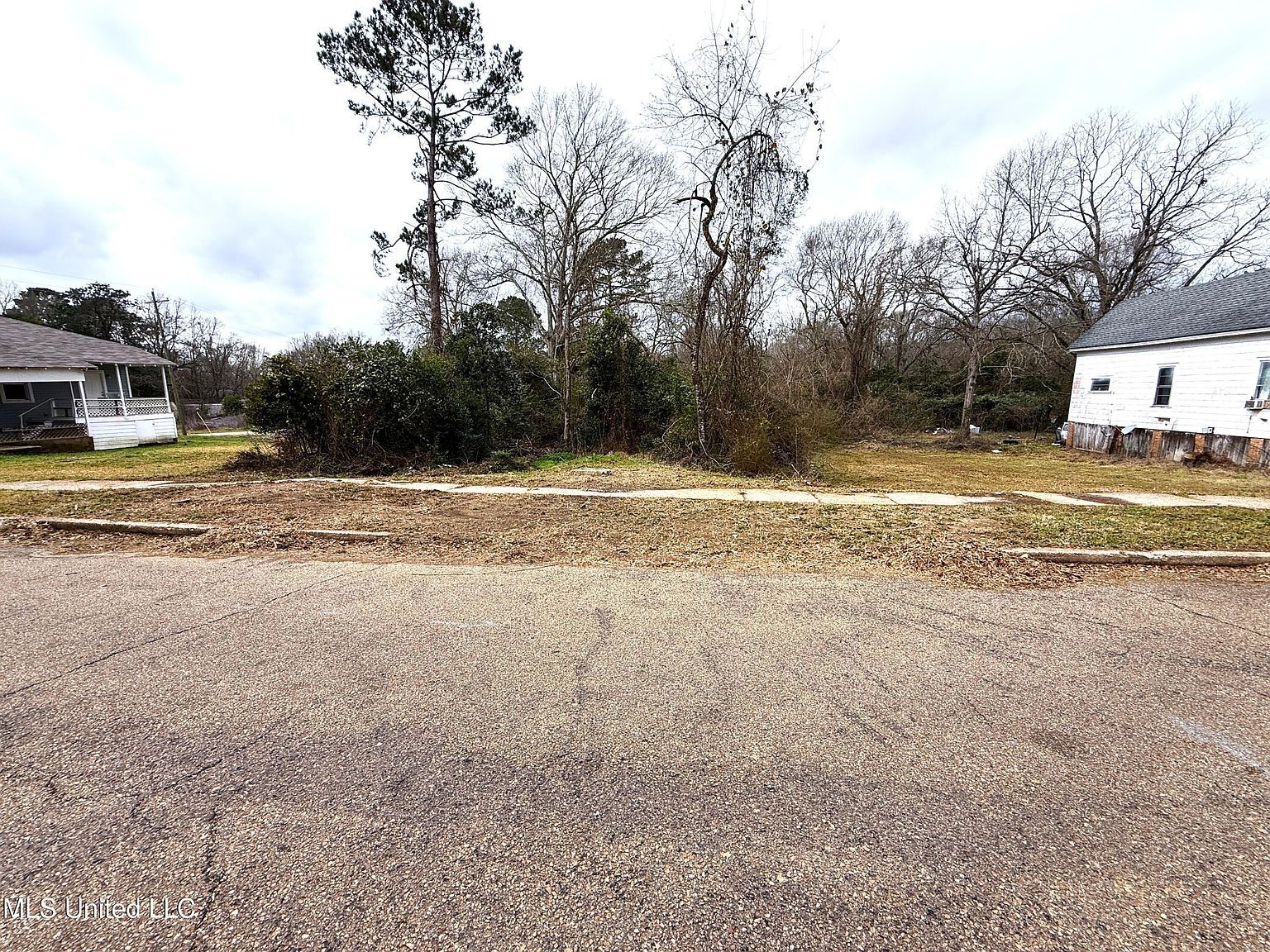 318 Cherry St S McComb, MS 39648 - Thumbnail 2