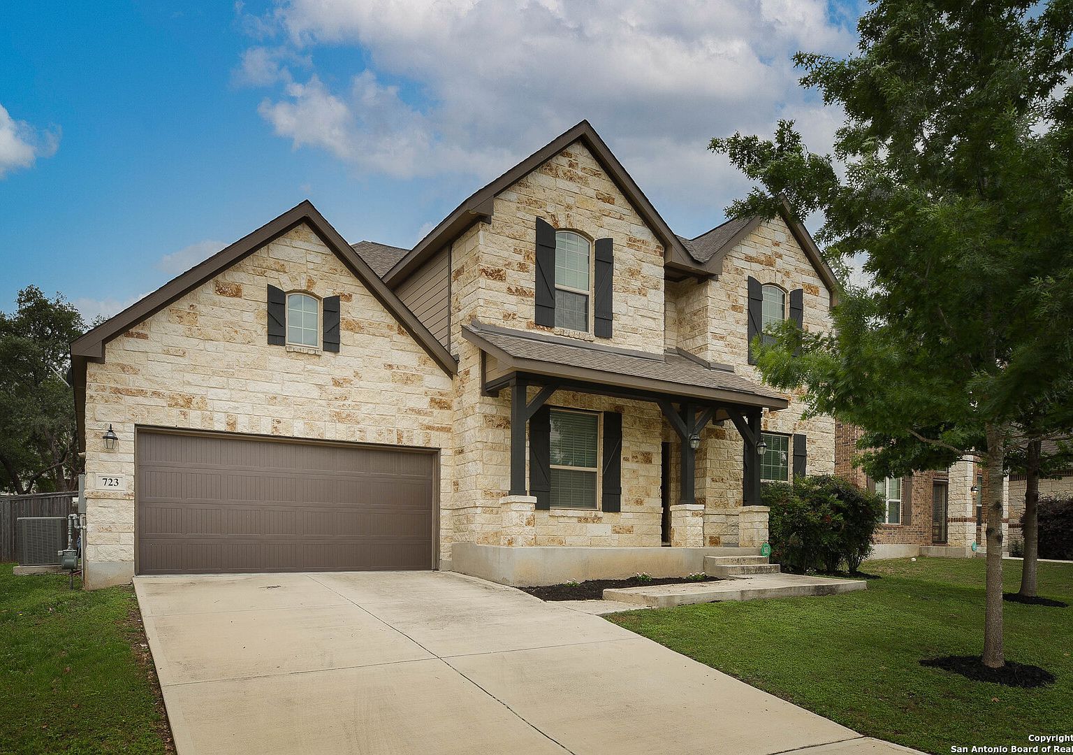 723 Decathlon St San Antonio, TX 78245 - Thumbnail 2