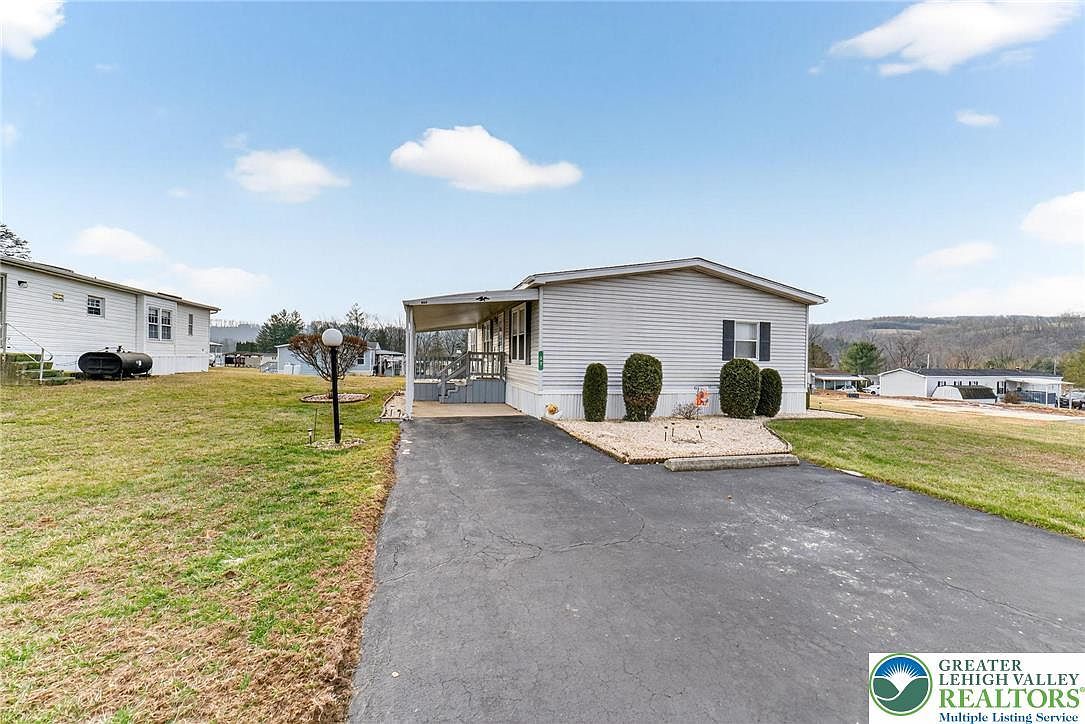 37 Stacey Dr Walnutport, PA 18088 - Thumbnail 2