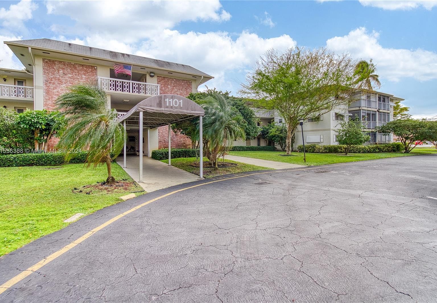 1101 Hillcrest Ct APT 101 Hollywood, FL 33021 - Thumbnail 2