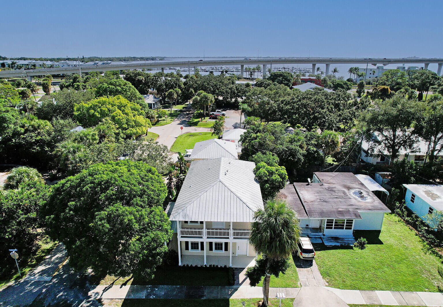 516 NW North River Dr Stuart, FL 34994  | Single Family