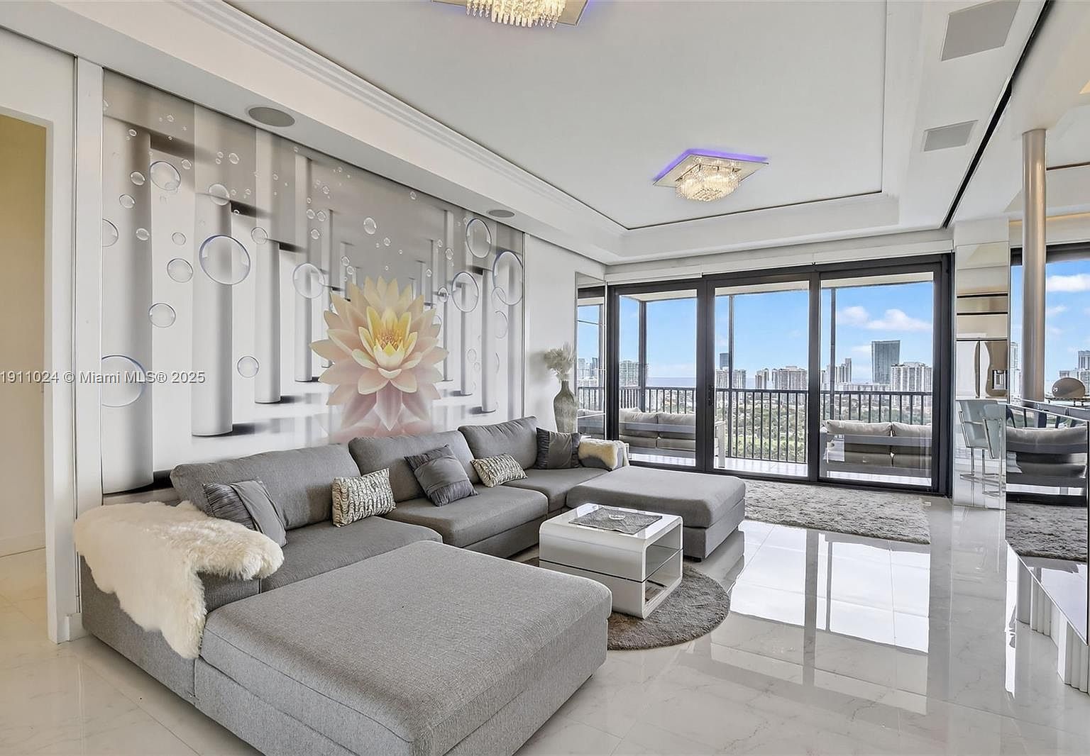 20335 N Country Club Dr #PENTHOUSE 4 Miami, FL 33180 - Thumbnail 2