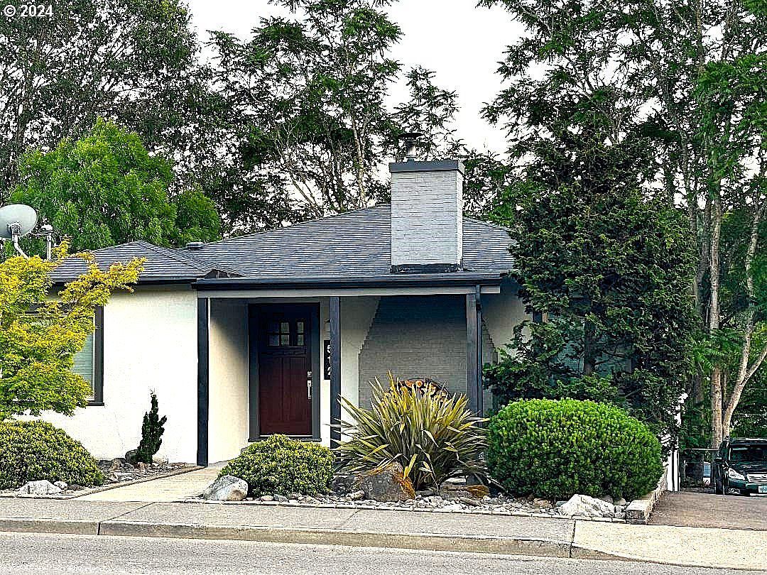 512 NE Division St Myrtle Creek, OR 97457 - Thumbnail 2
