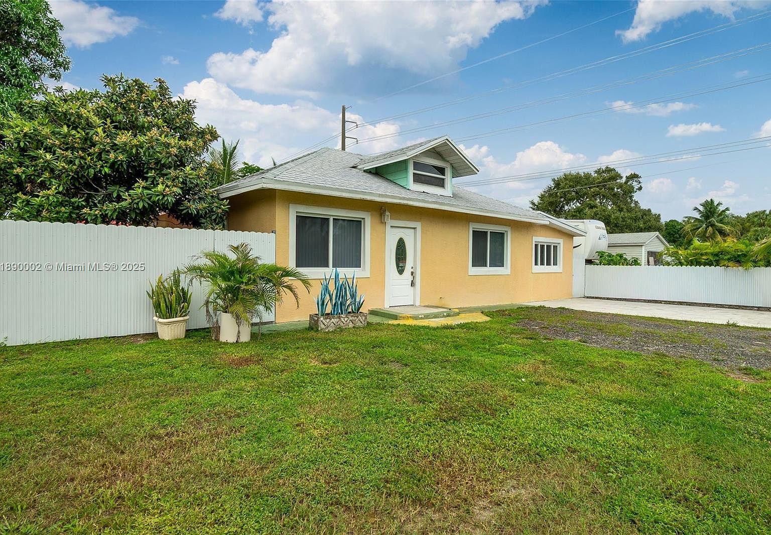 521 S Florida Mango Rd West Palm Beach, FL 33406 - Thumbnail 2