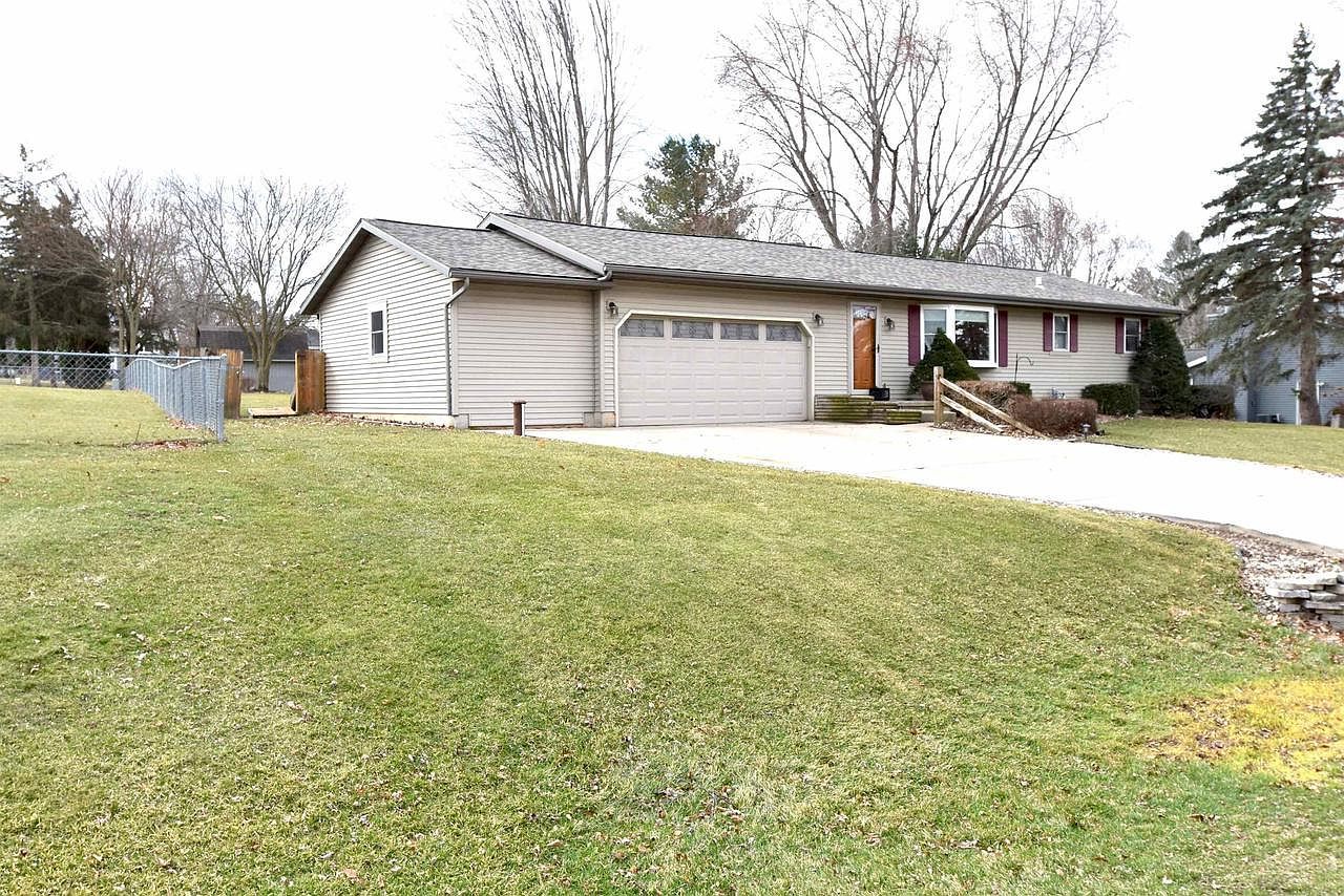 3717 Token Rd Deforest, WI 53532 - Thumbnail 2