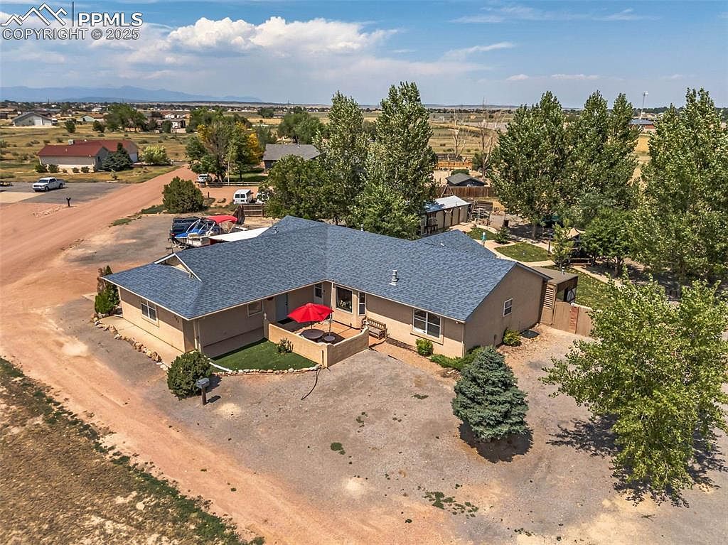 886 S Camino De Bravo Pueblo West, CO 81007 - Thumbnail 2