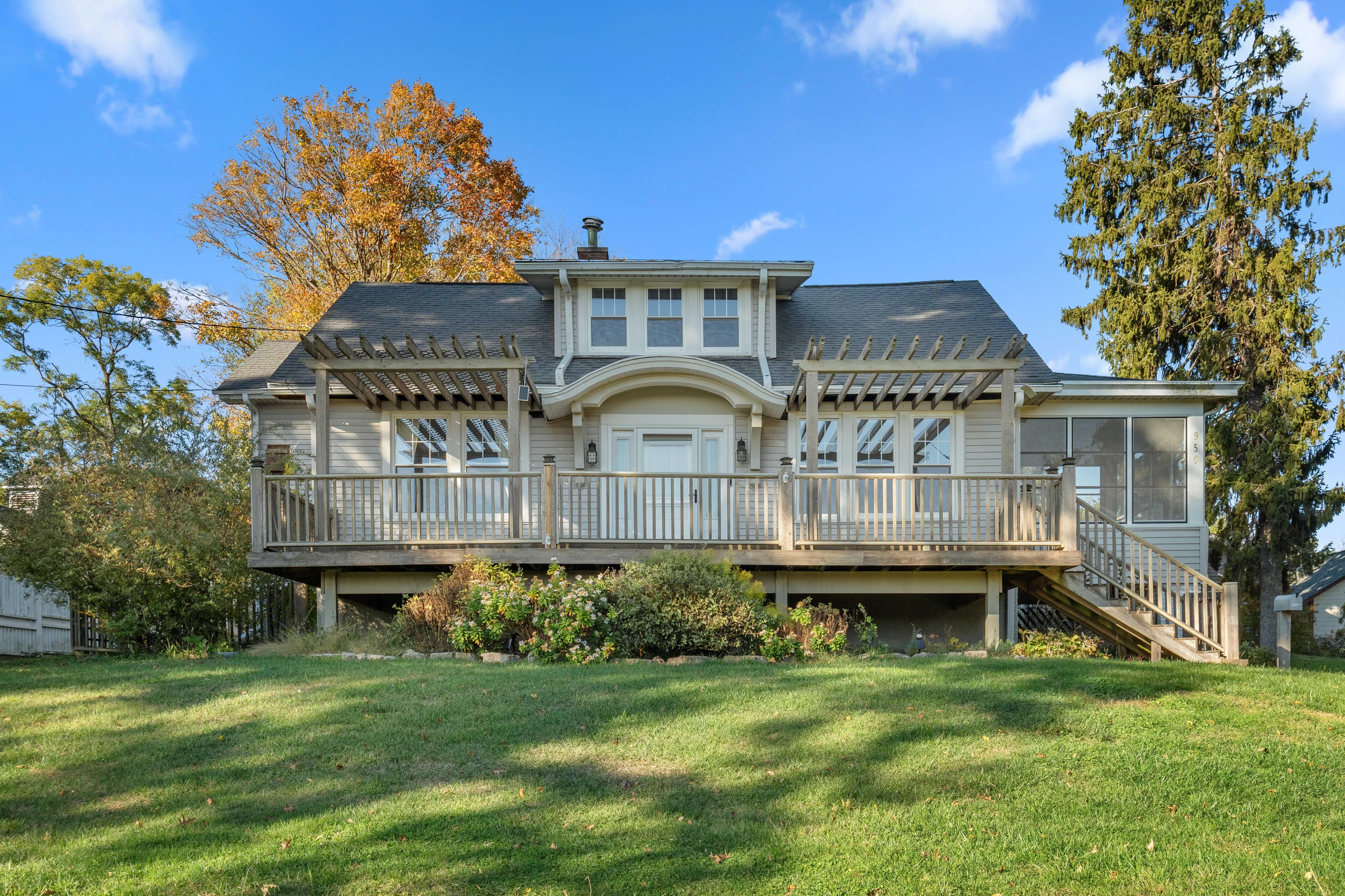 959 Clarke Drive, Dubuque, IA, USA, 52001  | Single Family