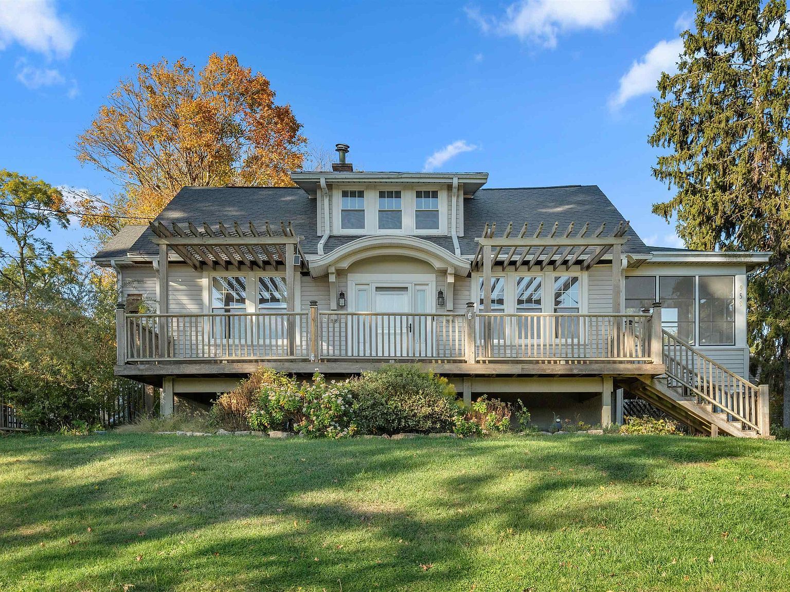 959 Clarke Dr Dubuque, IA 52001 - Thumbnail 2