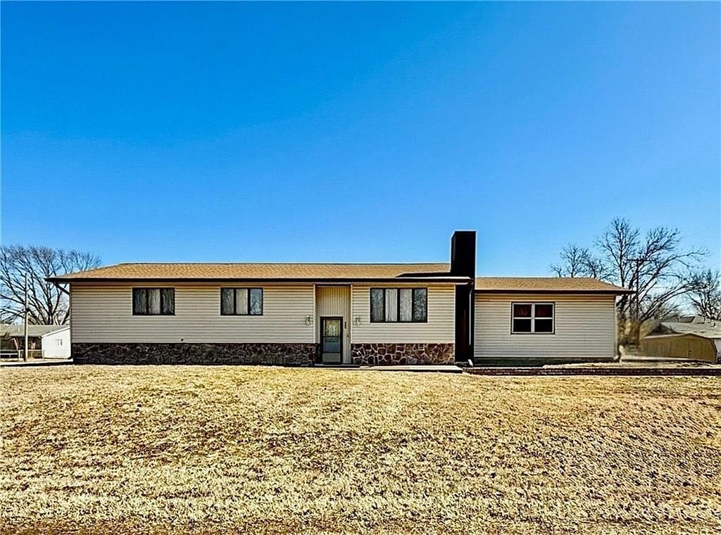205 S Traster Ave Altamont, KS 67330 - Thumbnail 2