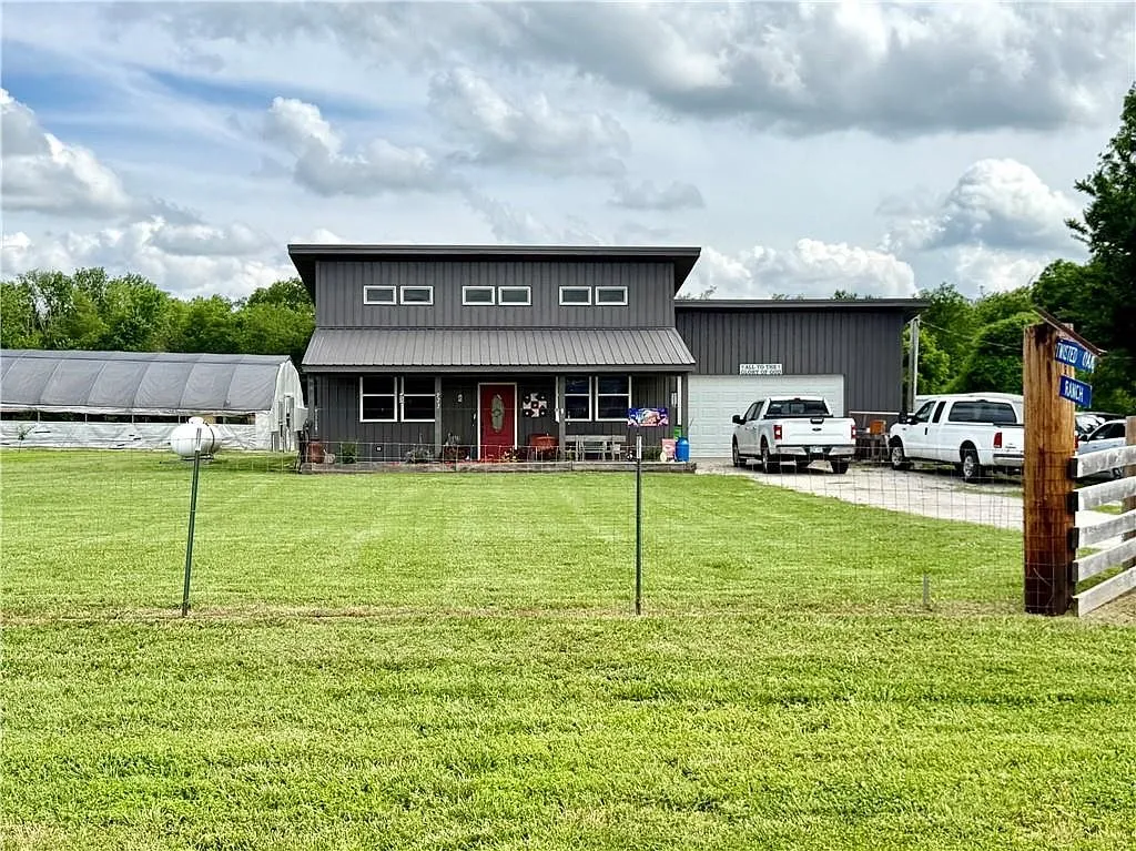 923 Park St Cherryvale, KS 67335, 67335