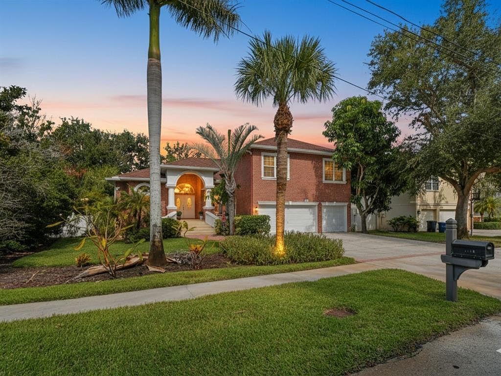 1218 Castle Ter Tarpon Springs, FL 34689 - Thumbnail 2