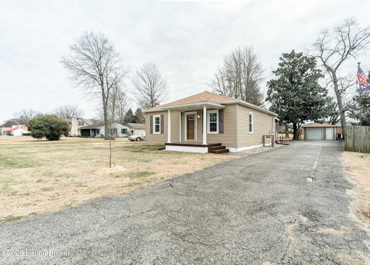 4916 Valley Station Road, Louisville, KY, USA, 40272  | Single Family