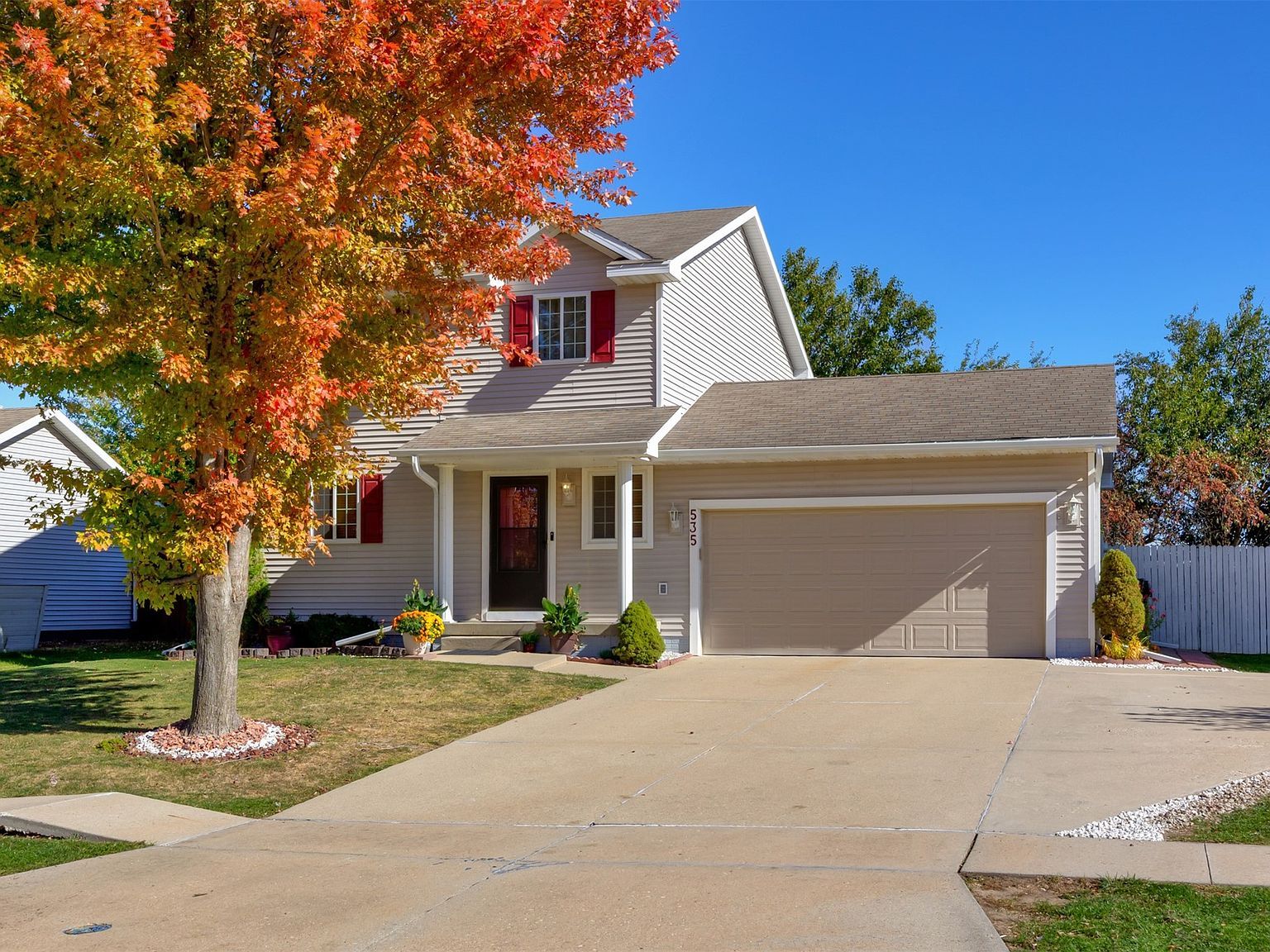 535 SE Cardinal Ln Waukee, IA 50263 - Thumbnail 2