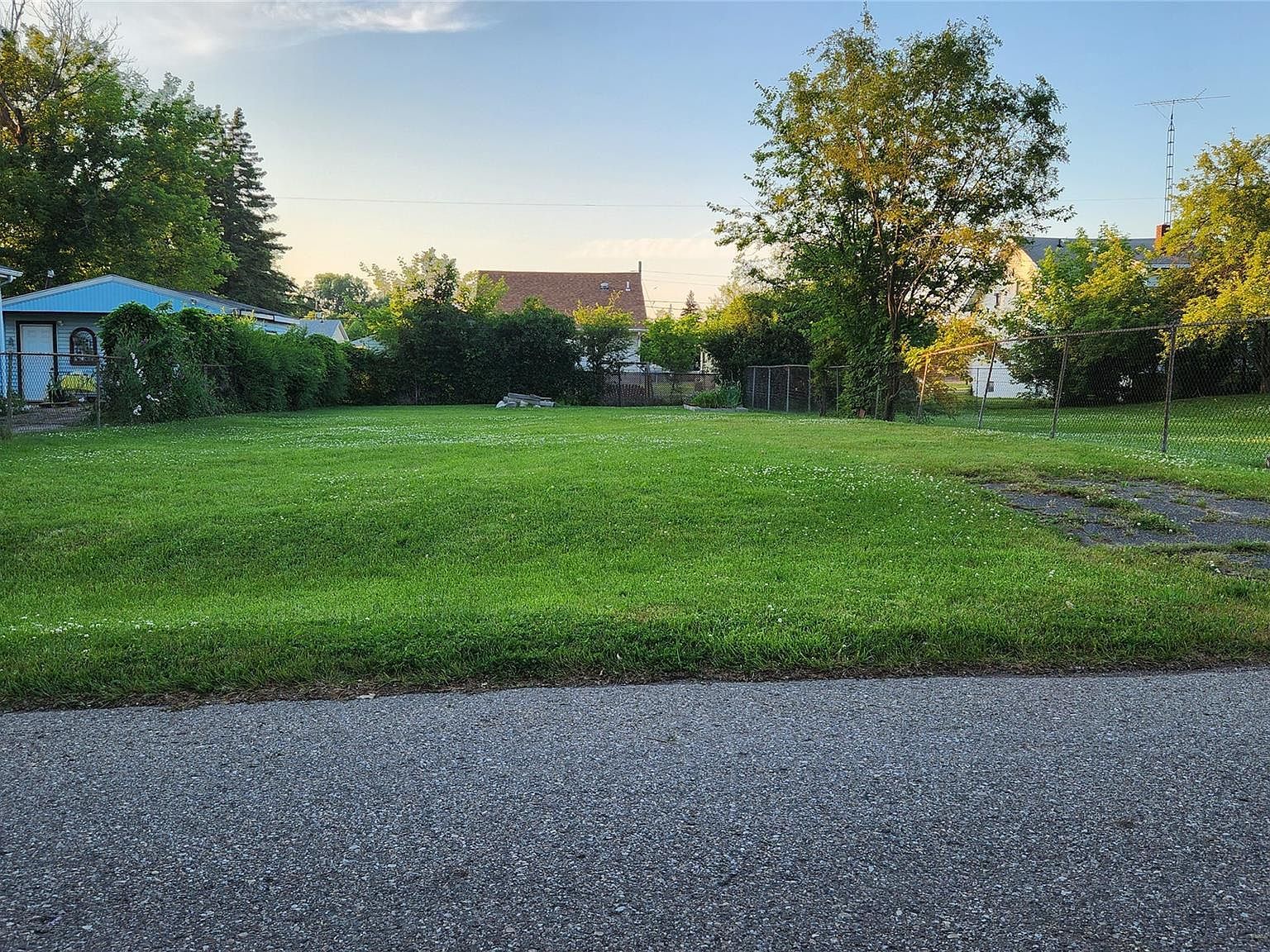 1497 Williamson Ave E Burton, MI 48529 - Thumbnail 2