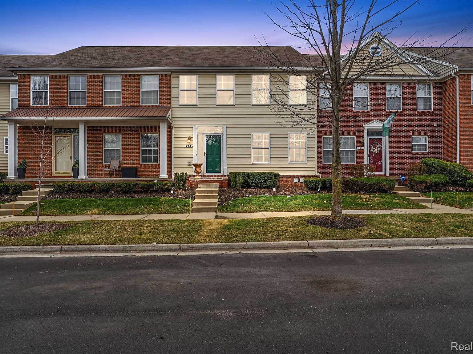 253 Stonegate W Pontiac, MI 48341  | Condominium