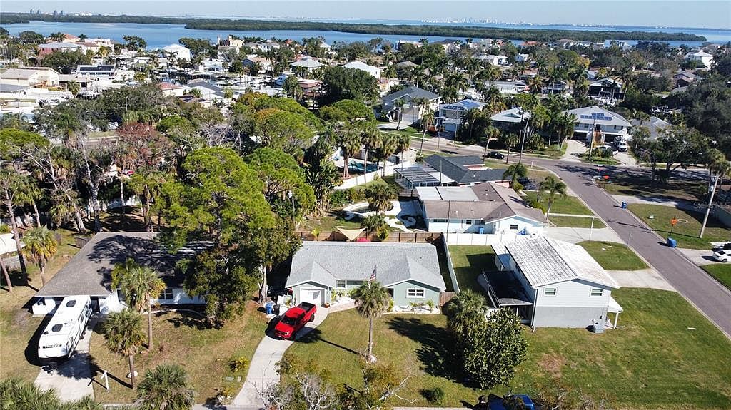 1667 N Dakota Ave NE Saint Petersburg, FL 33703 - Thumbnail 2