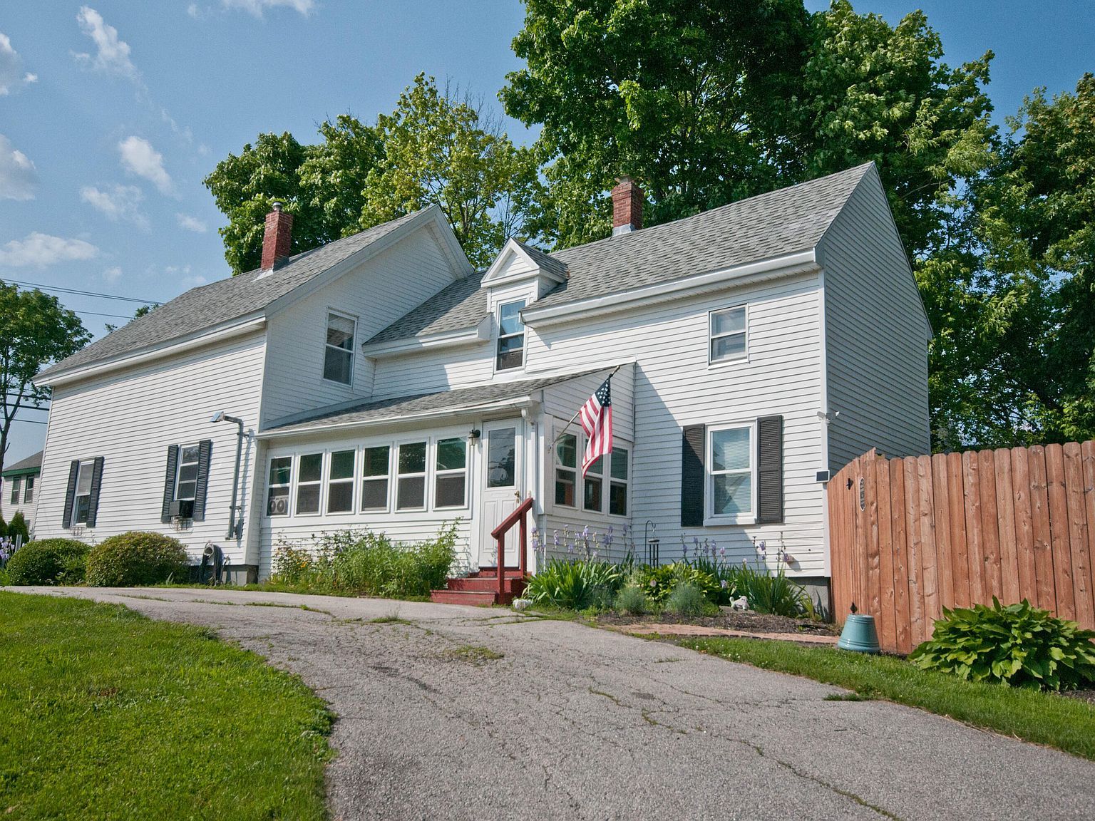 198 3rd St Bangor, ME 04401 - Thumbnail 2