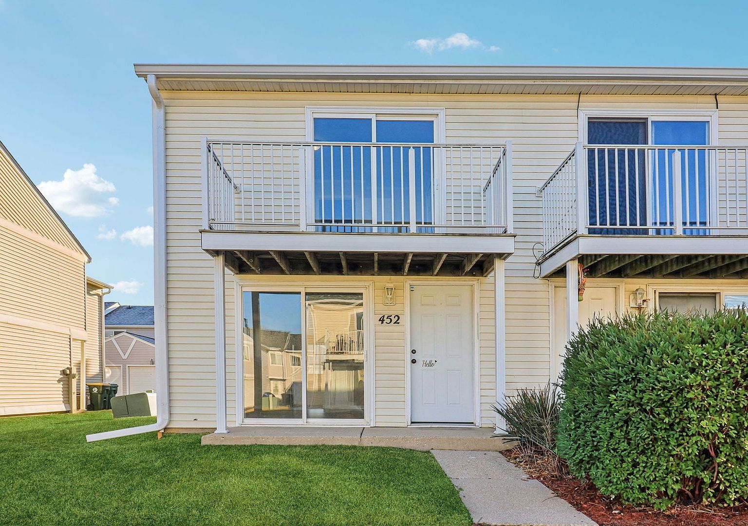 452 Meadow Green Ln Round Lake Beach, IL 60073 - Thumbnail 2