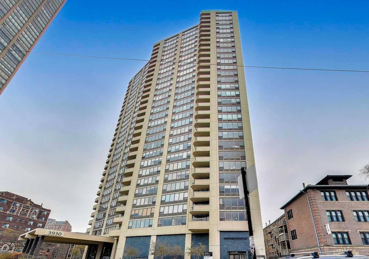 3930 N Pine Grove Ave APT 2912 Chicago, IL 60613 - Thumbnail 2