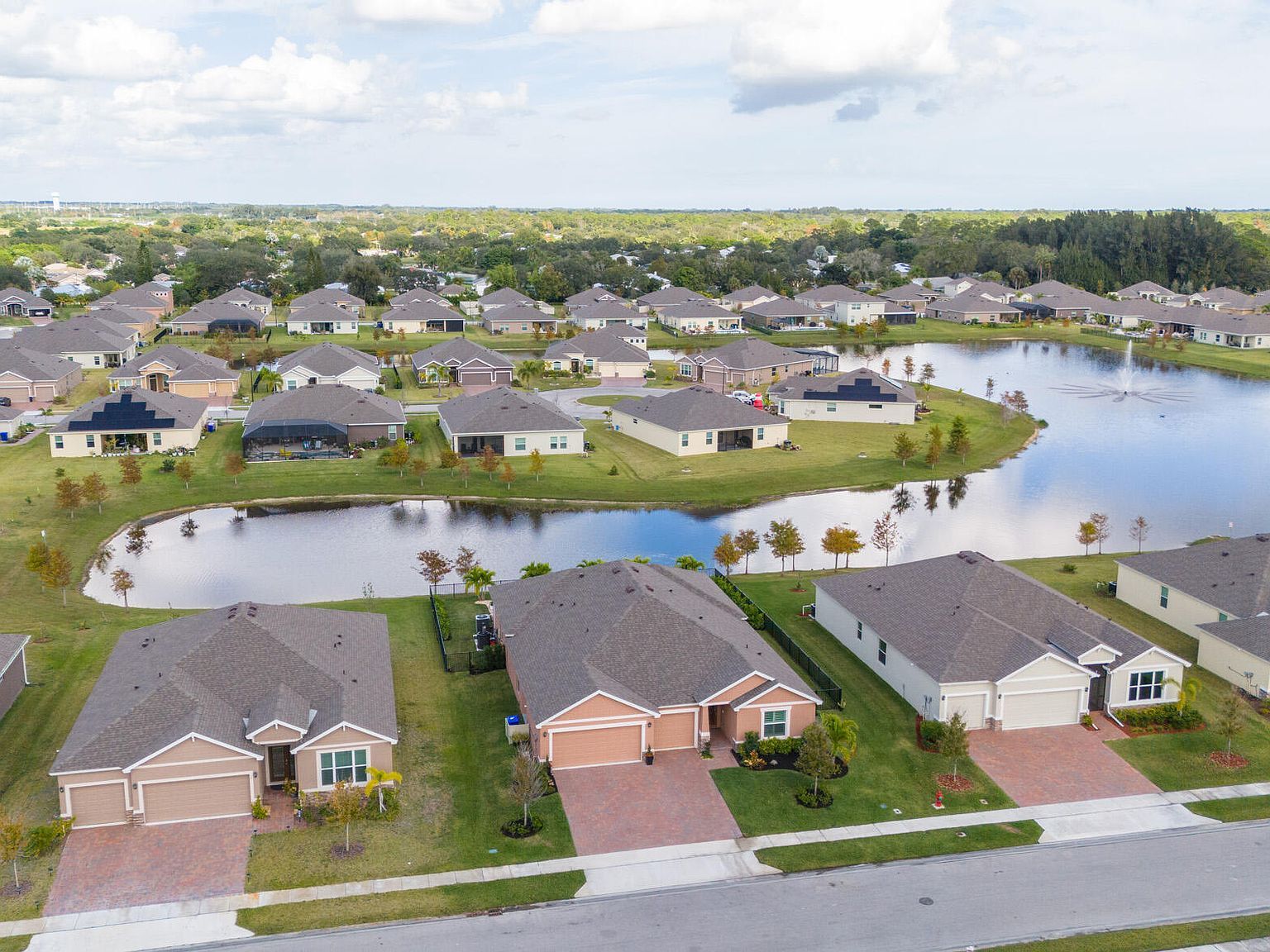 6 52nd Sq Vero Beach, FL 32968  | Single Family