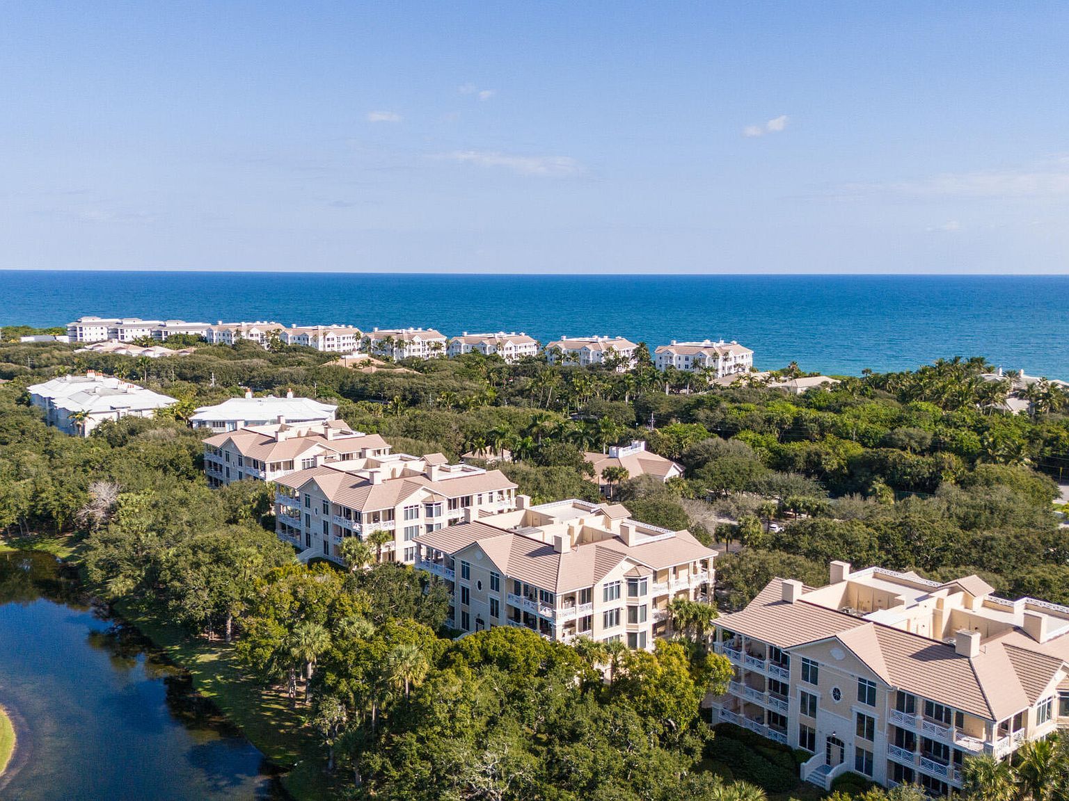 601 N Swim Club Dr #3 Vero Beach, FL 32963  | Condominium