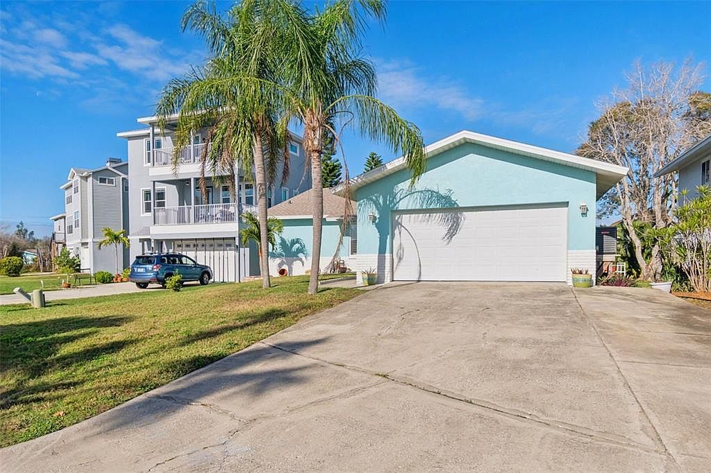 216 176th Ave E Redington Shores, FL 33708 - Thumbnail 2