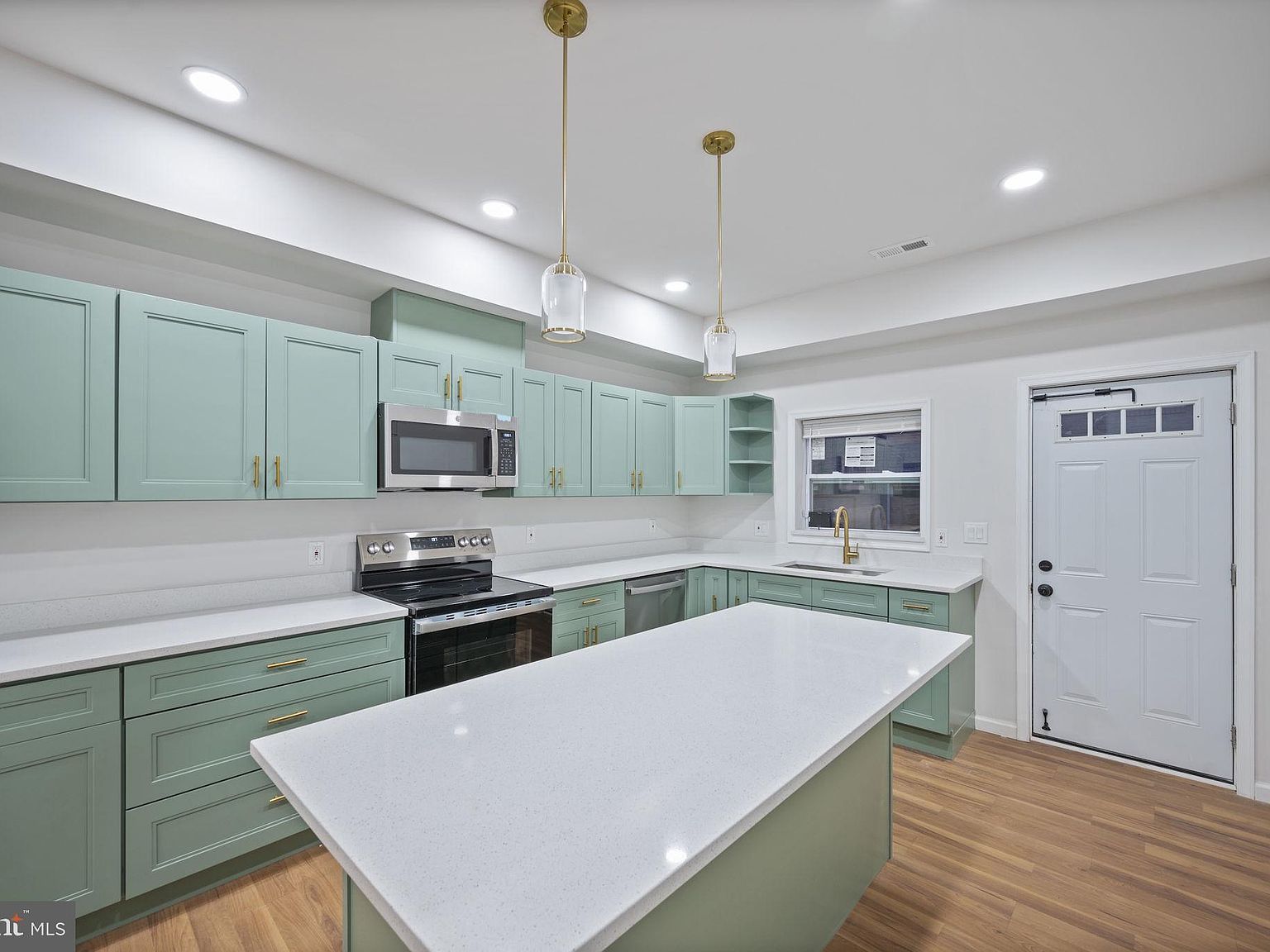 805 N Collington Ave Baltimore, MD 21205 - Thumbnail 2