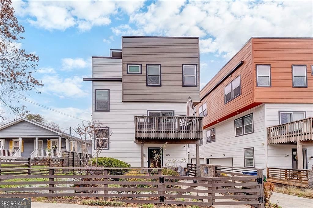 225 Crumley St SW Atlanta, GA 30312 - Thumbnail 2