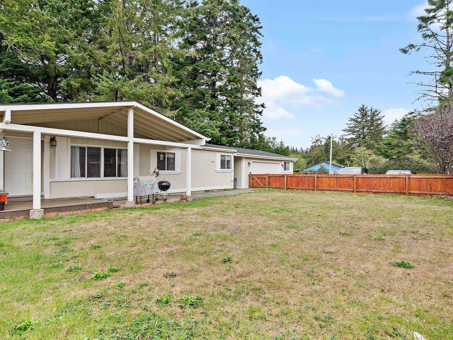 1445 Cooper Ave Crescent City, CA 95531 - Thumbnail 2