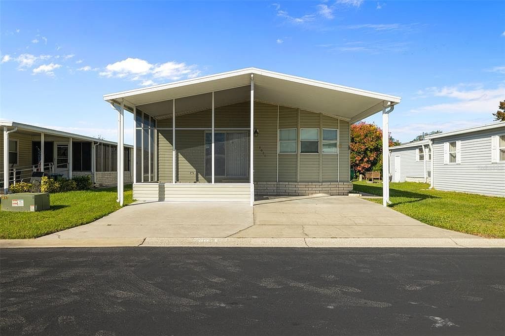 3031 Moss Hill St Wesley Chapel, FL 33543 - Thumbnail 2