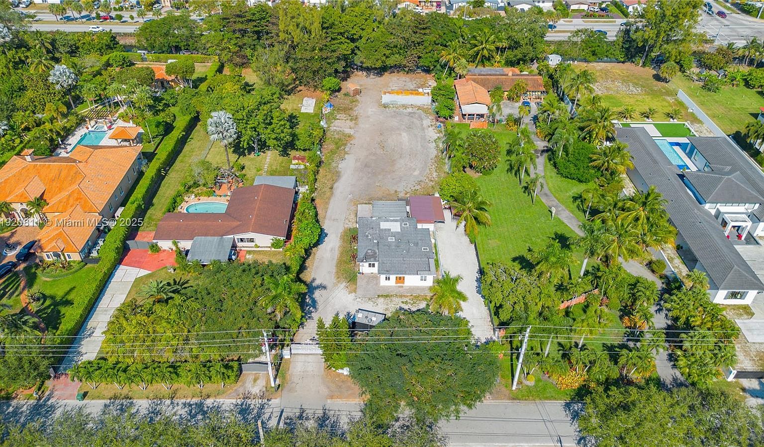 12265 SW 43rd St Miami, FL 33175 - Thumbnail 2