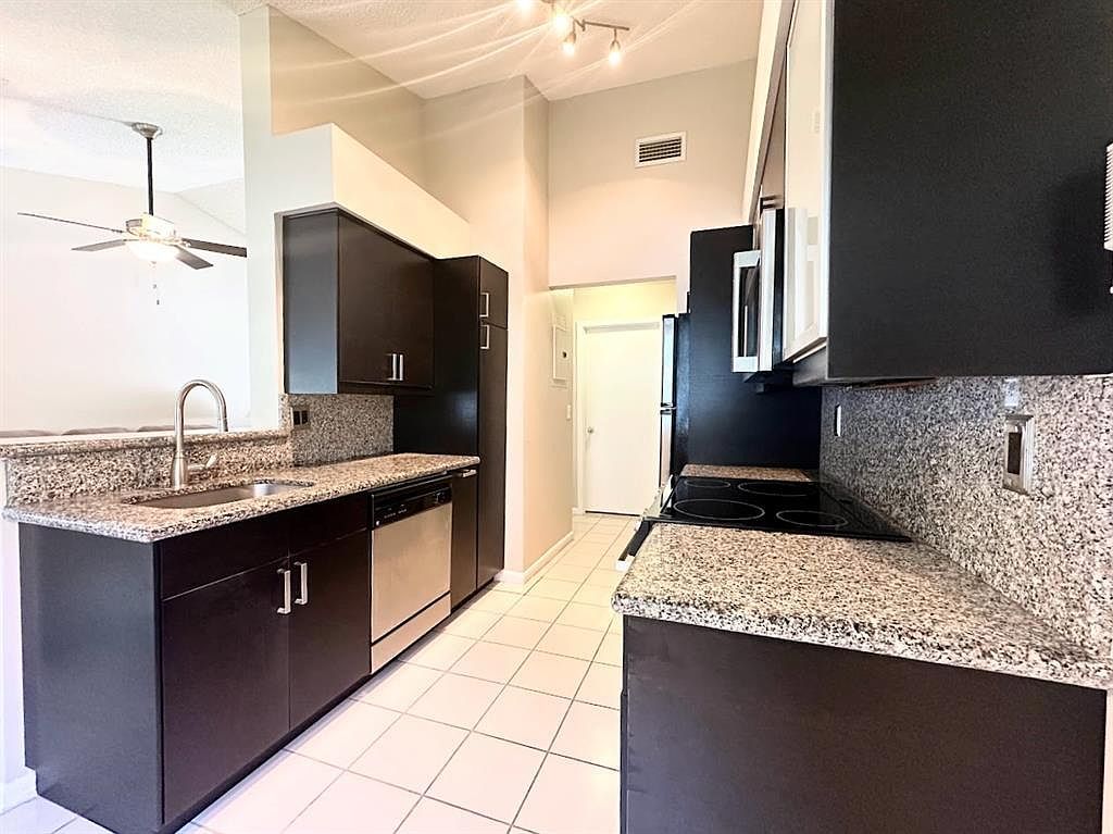 9202 NW 9th Ct #9202 Fort Lauderdale, FL 33324 - Thumbnail 2