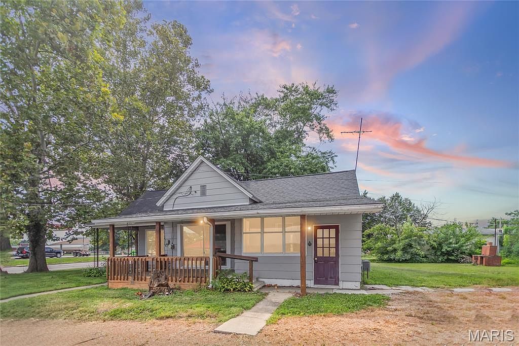 905 W Carpenter St Jerseyville, IL 62052 - Thumbnail 2